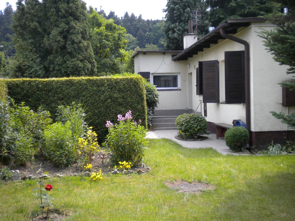 Uroczy Domek Z Ogrodem I Tarasem ミシレニツェ 部屋 写真